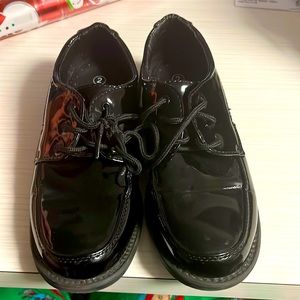 Glossy dress shoes